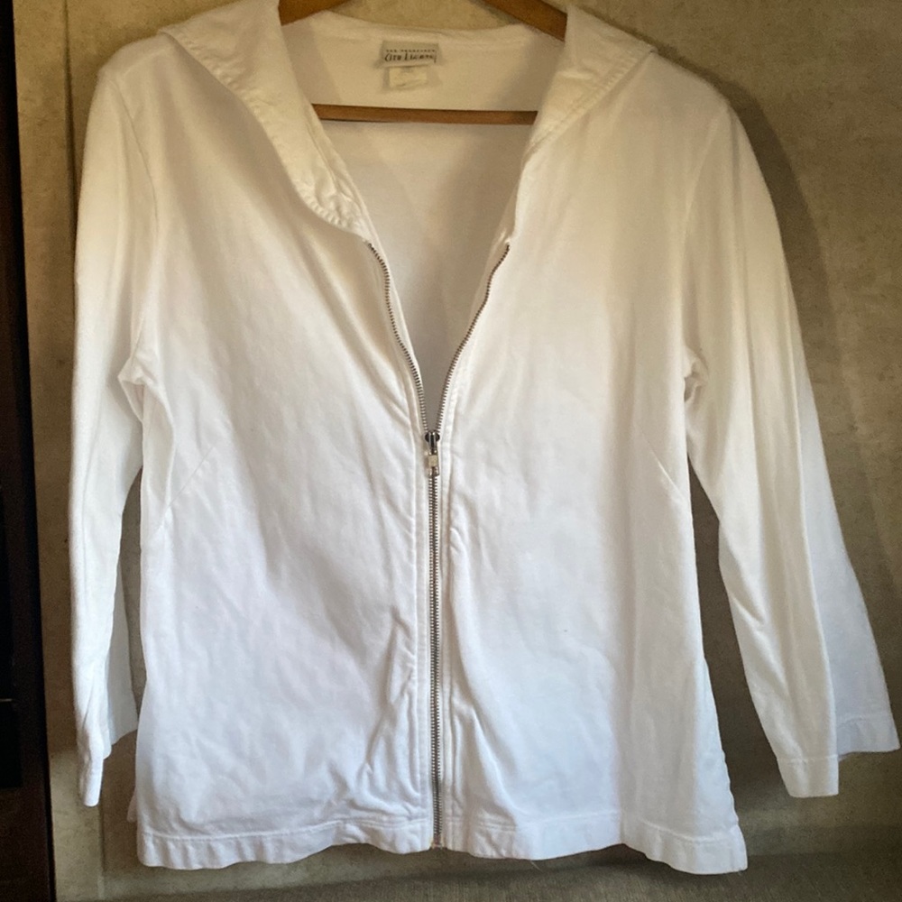 City lights, ladies large. White/100% cotton, 3/4 sleeve and zippered v-neck.